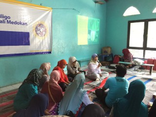 Ciptakan Kampung Bligo Sebagai Potensi Ekonomi Masyarakat Stren Kali Medokan Semampir
