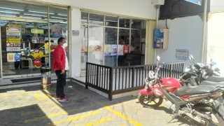 Anas Minta Disperindag Surabaya Gratiskan lahan Depan Minimarket Bagi Pelaku UMKM