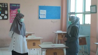 Reni Astuti Tinjau Kesiapan Jelang Pelaksanaan PTM di SMPN 12
