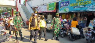 Koramil Rungkut Bersama Tiga Pilar Kegiatan Operasi Disiplin Prokes