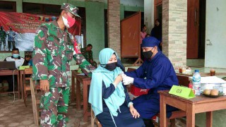 Kodim 0826 Pamekasan Menggelar Vaksinasi Di Pondok Pesantren An-Nidhamiah