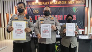 TIM DVI Serahkan 7 Jenazah Korban APG Gunung Semeru pada Pihak Keluarga