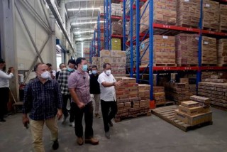Kebijakan Minyak Goreng Satu Harga Mulai Berlaku Armuji Ingatkan Masyarakat Tidak Panic Buying