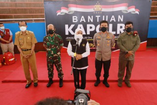 Presiden RI dan Kapolri Ikuti Vaksinasi Serentak Secara Virtual yang Digelar Forkopimda Jatim