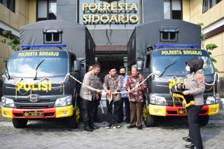 Siap Amankan Pilkades, Polresta Sidoarjo Terima Dua Truk Operasional dari Pemkab Sidoarjo