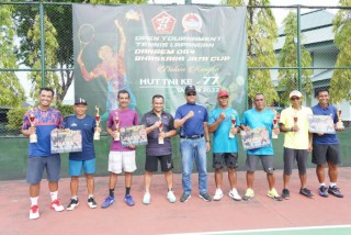 Danrem 084/BJ, Tutup open Tournament Tennis Lapangan Danrem Cup dalam rangka HUT TNI Ke 77 Ta. 2022.