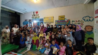 Jelang Bulan Suci Ramadhan, Babinsa Laksanakan Karbak Pembersihan dan Perbaikan Fasilitas Masjid