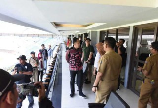 Wali Kota Surabaya Eri Cahyadi  Siapkan Kendaraan Shuttle untuk Penonton Piala Dunia U-17