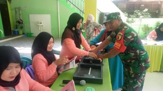 Wujudkan Kesehatan Yang Baik di Wilayah Binaannya, Babinsa Desa Kambingan Lakukan Pendamping