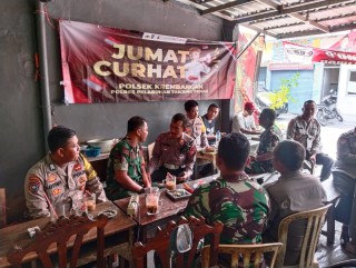 Gelar Jumat Curhat di Warkop, Sambangi Warga dan Terima Keluhan