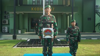 Pesan Irup Pada Seluruh Peserta Upacara Bendera Kodim 0817/Gresik, Jaga Kedisiplinan Kesehatan Dan Netralitas TNI