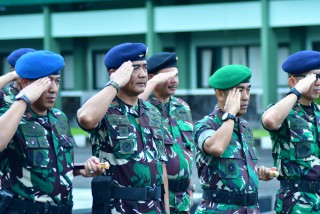 Wadan dan Prajurit Puspenerbal Ikuti Apel Gabungan TNl Wilayah Kogartab lll Surabaya