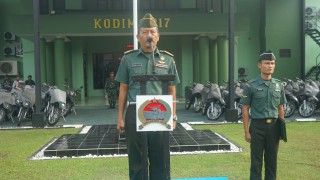 Anggota Kodim 0817/Gresik Laksanakan Upacara Bendera Dan Ikuti Pengarahan Kasdim
