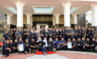Pamit Di Apel Hari Terakhir, Gubernur Khofifah Sampaikan Terima Kasih dan Pesankan Jaga dan Kembangkan Semua Prestasi