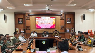 Rapat Koordinasi Tanggap Darurat Bencana Gempa Bumi Kabupaten Gresik Provinsi Jawa Timur