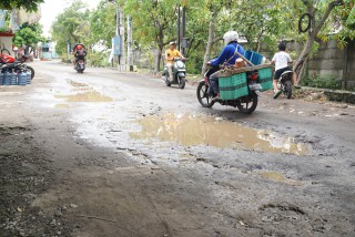 Jalan Suko-Masangan Wetan dibeton, warga senang keluhannya direspon Bupati Sidoarjo.