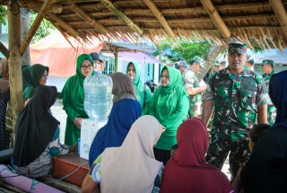 Bantuan KASAD Untuk Korban Gempa di Pulau Bawean Terus Disalurkan Kodim 0817/Gresik