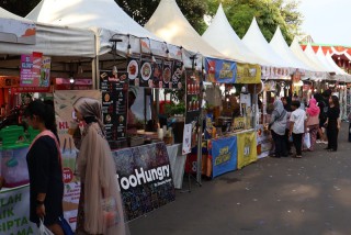 Wali Kota Surabaya Tutup Ramadan Vaganza, Transaksi UMKM Tembus Rp 500 Juta Selama SepekaN