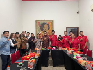 Bertemu DPC PDIP Surabaya, Ketua Kadin Bahas Pengembangan Potensi Ekonomi Perkotaan