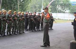 Check Kesiapan Anggota, Dandim Surabaya Utara Apelkan Anggota Satgas Pengamanan Obyek VVIP