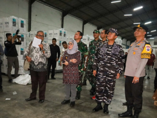 Pjs Wali Kota Surabaya Tinjau Kesiapan Logistik Pilkada, Pastikan Keamanan Maksimal