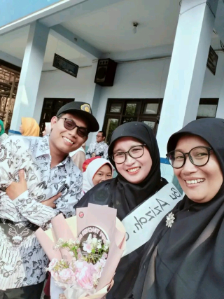 Semua Bisa Menjadi Guru
