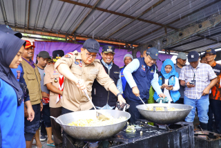 Bahu-membahu Atasi Bencana, Mensos Gus Ipul dan Pj. Gubernur Adhy Turun Langsung