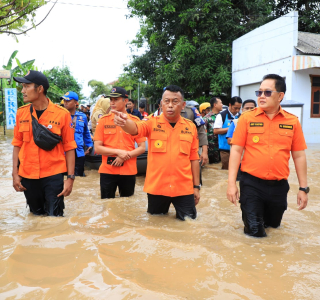 Ponorogo Banjir, Pj. Gubernur Adhy Prioritaskan Evakuasi dan Perbaikan Tanggul