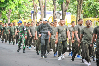 Kodim Gresik Tetap Semangat Jaga Kesehatan dengan Olahraga Jalan Sehat Bersama