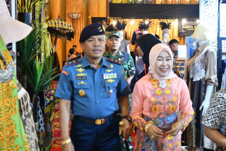 Komandan Puspenerbal dan Ketua Gabungan Jalasenastri Puspenerbal Hadiri Pembukaan Jala Fair 2025