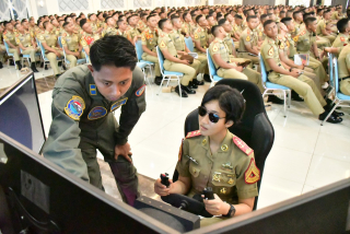 Demo Udara RaLF Warnai Pengasuhan Komandan Puspenerbal Kepada Taruna AAL