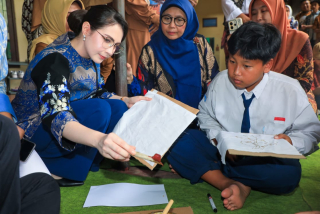 Arumi Dardak Resmikan Glory of Batik Gallery dan Luncurkan Kurikulum Batik