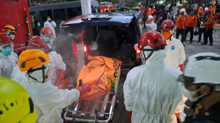 Tim SAR Evakuasi Tiga Jenazah Baru dari Reruntuhan Ponpes Al Khoziny, Total 13 Korban Meninggal