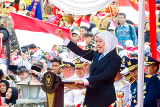 Upacara Hari Sumpah Pemuda, Gubernur Khofifah Ajak Masyarakat Wujudkan Pemuda Pemudi Jatim Berdaya dan Tangguh