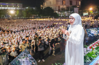 Gubernur Khofifah dan Habib Syech Hadiri Lirboyo Bersholawat: Teguhkan Peran Santri untuk Peradaban Dunia