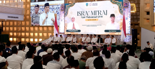 Peringati Isra Mikraj di Surabaya, Sekdaprov Adhy Dorong ASN Tingkatkan Pelayanan Publik 2026