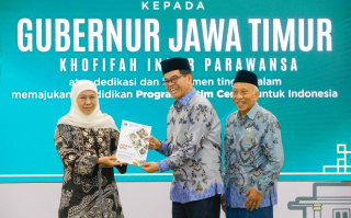 Lewat Program Jatim Cerdas, Gubernur Khofifah Raih Apresiasi Badan Musyawarah Perguruan Swasta