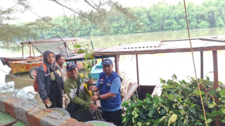 TPS Tanam 2.000 Mangrove di Romokalisari Surabaya, Total 7.000 Bibit Donasi Oksigen