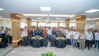 Perkuat Layanan, TPS Operasikan Peralatan Bongkar Muat Berbasis Listrik di Tanjung Perak