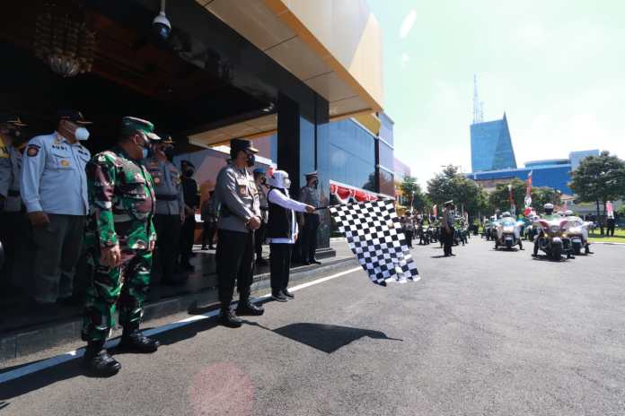 Forkopimda Jatim Lepas Baksos Bhayangkara Untuk Negeri di Polda Jatim