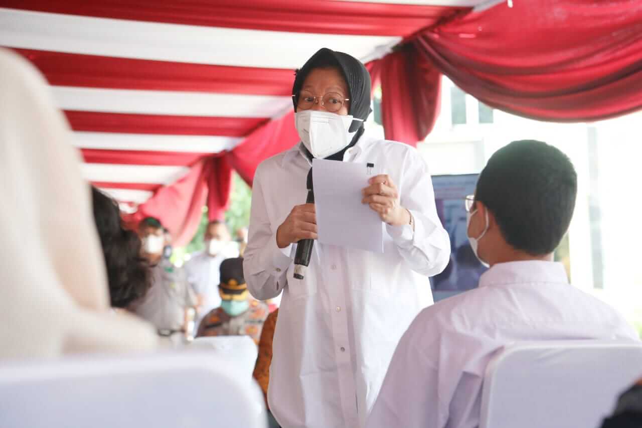 Menteri Sosial Tri Rismaharini Meninjau Acara Simulasi Bencana Di Kabupaten Pacitan