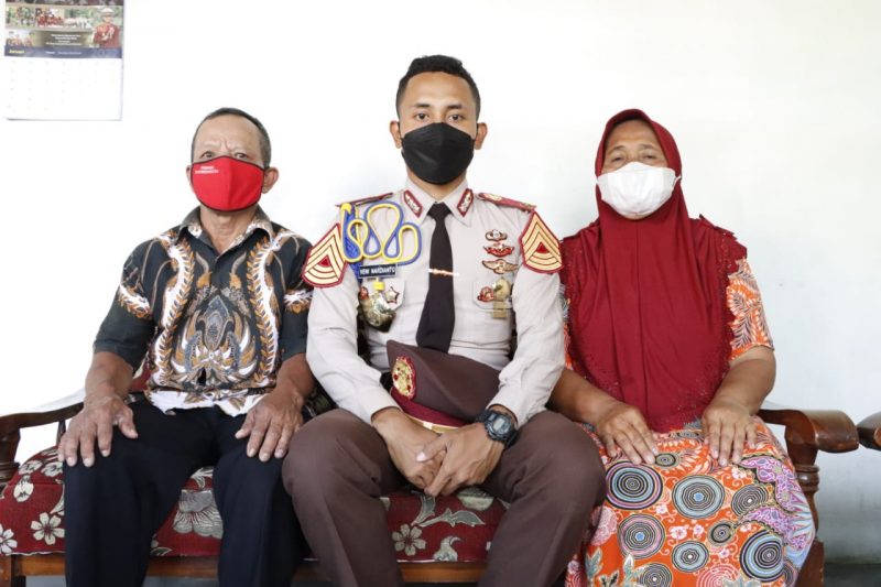 Anak Penjual Tahu Keliling Lolos Pendidikan Akpol