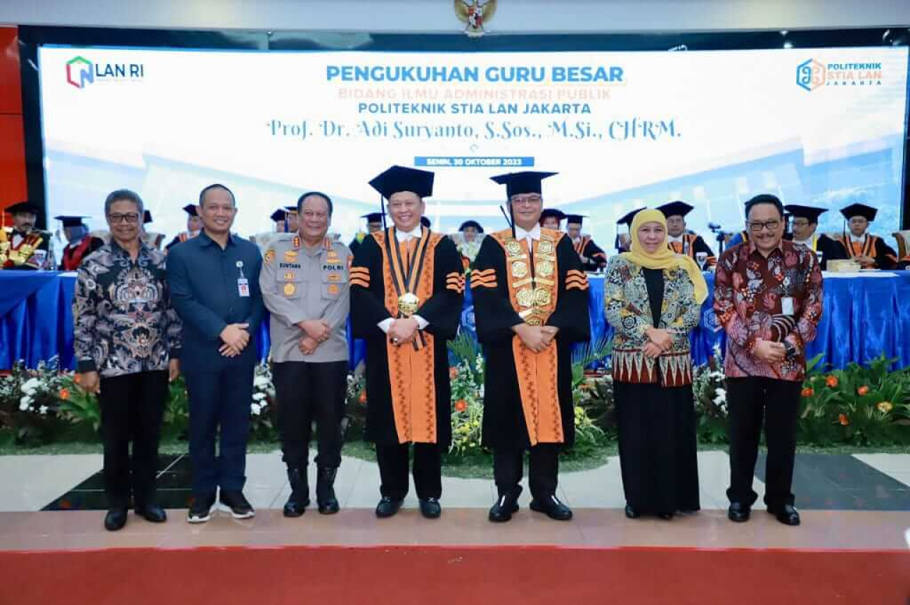 Gubernur Jawa Timur Khofifah Indar Parawansa Hadiri Pengukuhan Kepala Lembaga Administrasi Negara Prof Adi Suryanto