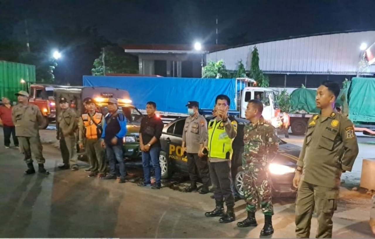 Bersama Kapolsek, Danramil Krembangan Pimpin Patroli Asuhan Rembulan