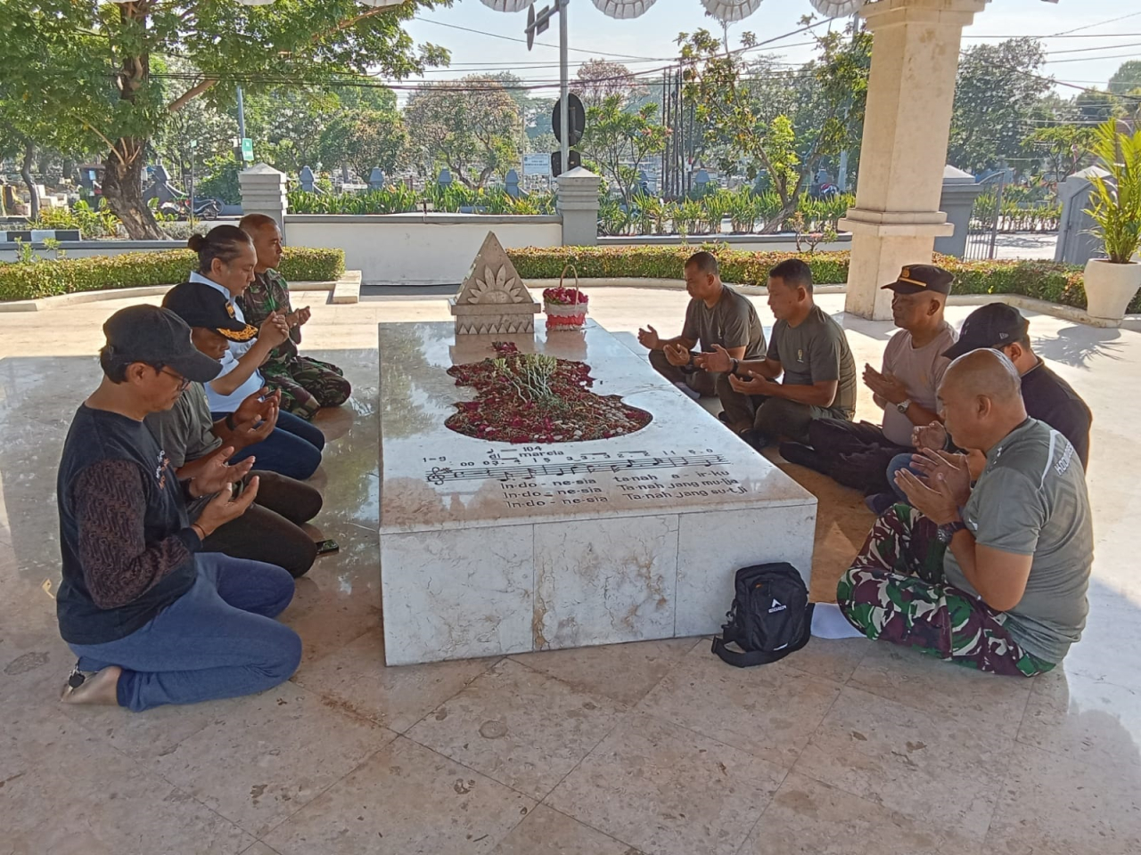 Sambut HUT Kemerdekaan Ke-79 Kodim 0831/Surabaya Timur Gelar Kegiatan Karya Bakti.