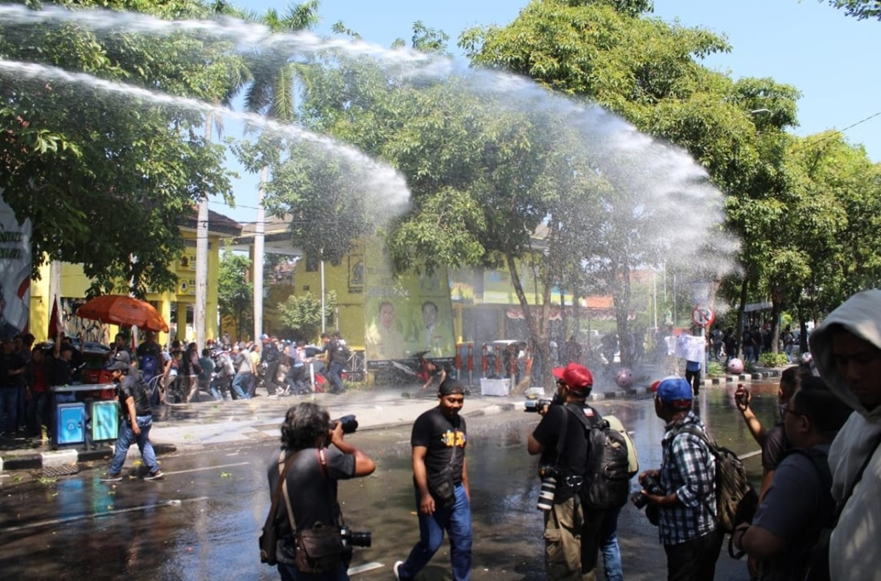 Antisipasi Unjuk Rasa, Kodim 0830/Surabaya Utara Bersinergi Dengan Polri Melaksanakan Sispamkota