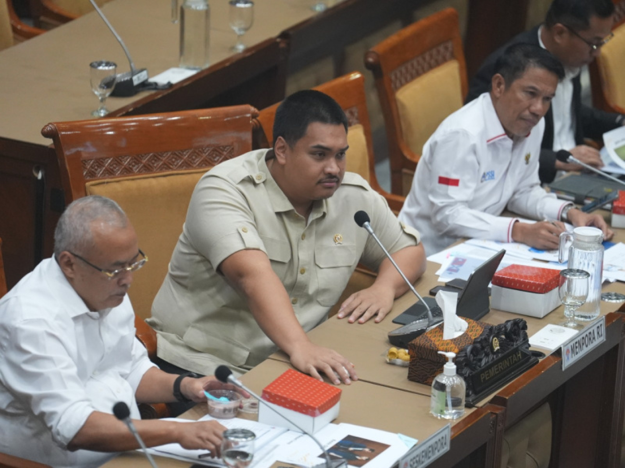 Komisi X DPR RI menggelar rapat kerja bersama Menteri Pemuda dan Olahraga Ario Bimo Nadito Ariotedjo (Dito Ariotedjo) (dok. Pssi)