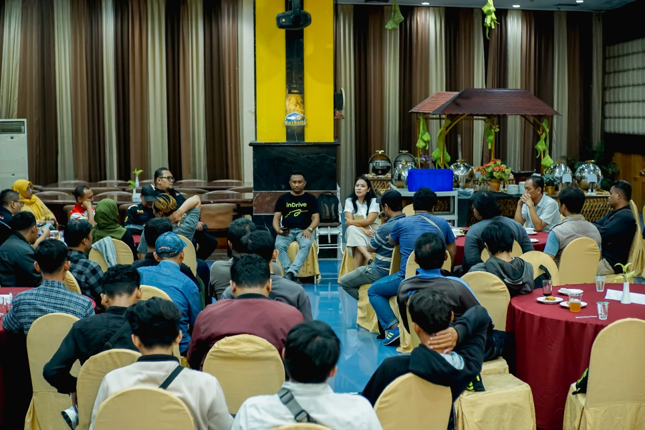inDrive Gelar Iftar dan Salurkan Bantuan kepada Komunitas Pengemudi di Surabaya