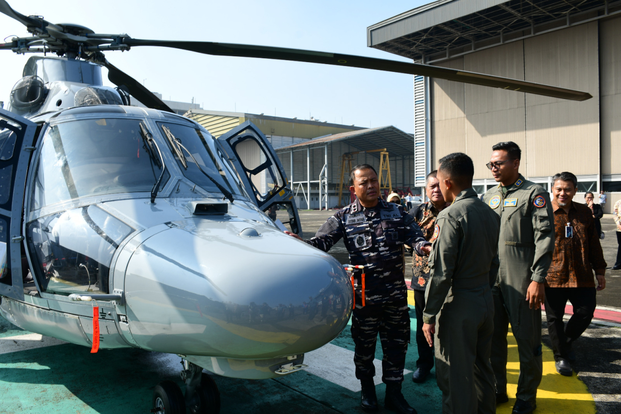 Komandan Puspenerbal Hadiri Ferry Flight Helikopter AKS A 5565 MBE Serial Number 7022
