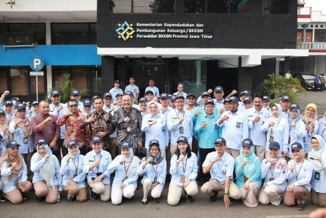 Pemerintah Hadir di Tengah Buruh: Kemendukbangga/BKKBN Gelar Baksos Kontrasepsi Serentak di 481 Pabrik